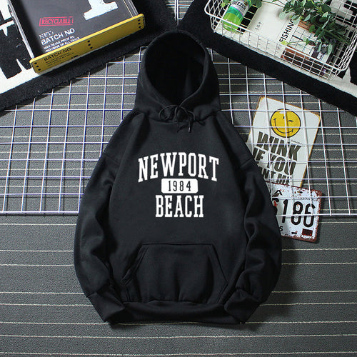 Women's hoodie with nostalgic Newport Beach lettering Chic & Stil