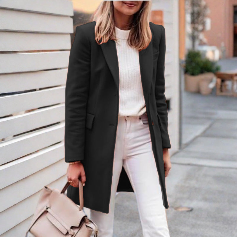 Elegant and comfortable wool coat for women Lune London