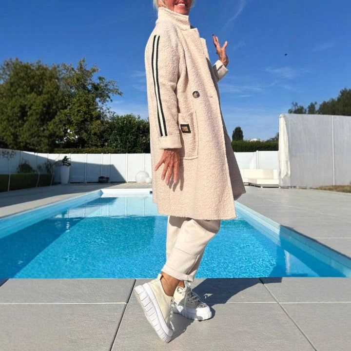 Women elegant teddy coat with two pockets and sporty stripes Lune London