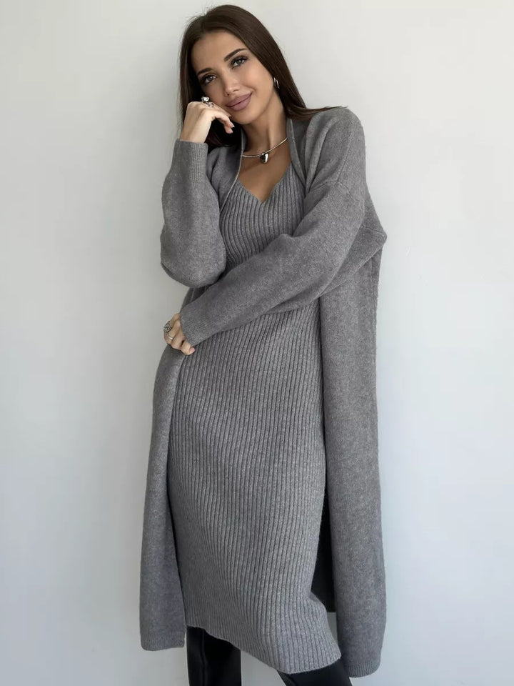 Robe tricotée pour femmes avec décolleté en V et coupe longue décontractée Chic & Stil