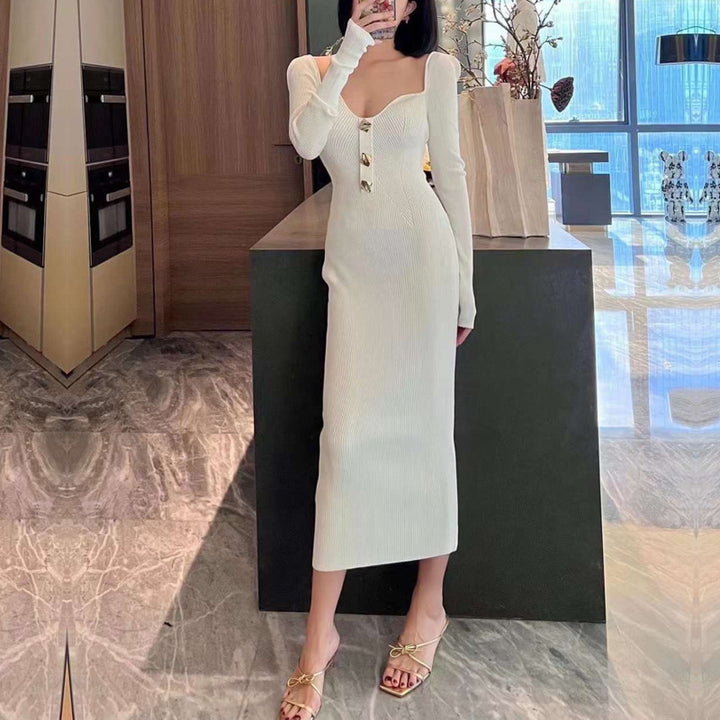 Robe en tricot pour femme avec décolleté en V profond et élégants détails de boutons Chic & Stil