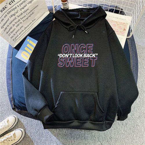 Women's hooded sweatshirt with modern design and comfortable fit Chic & Stil
