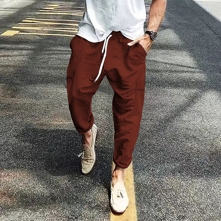 Casual cargo pants for men with adjustable waistband and practical side pockets Lune London