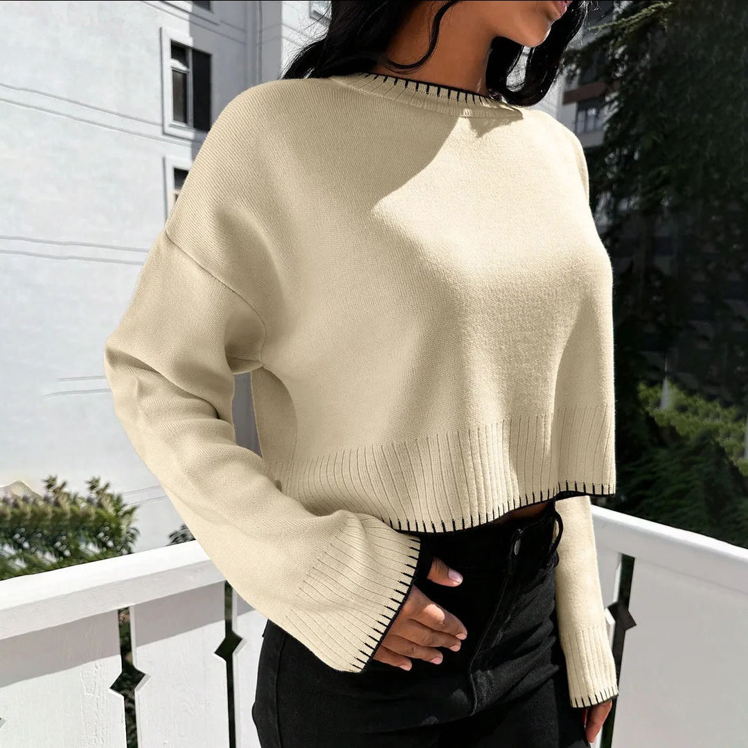 Pull court décontracté pour femme avec ourlet texturé et accents à la mode Chic & Stil