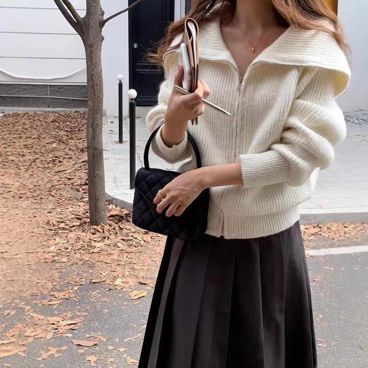 Cardigan féminin confortable à col stylé et devant ouvert Chic & Stil