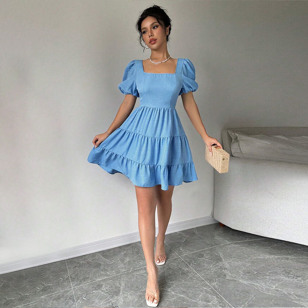 Robe pour femmes avec des manches bouffantes et un ourlet à volants Chic & Stil