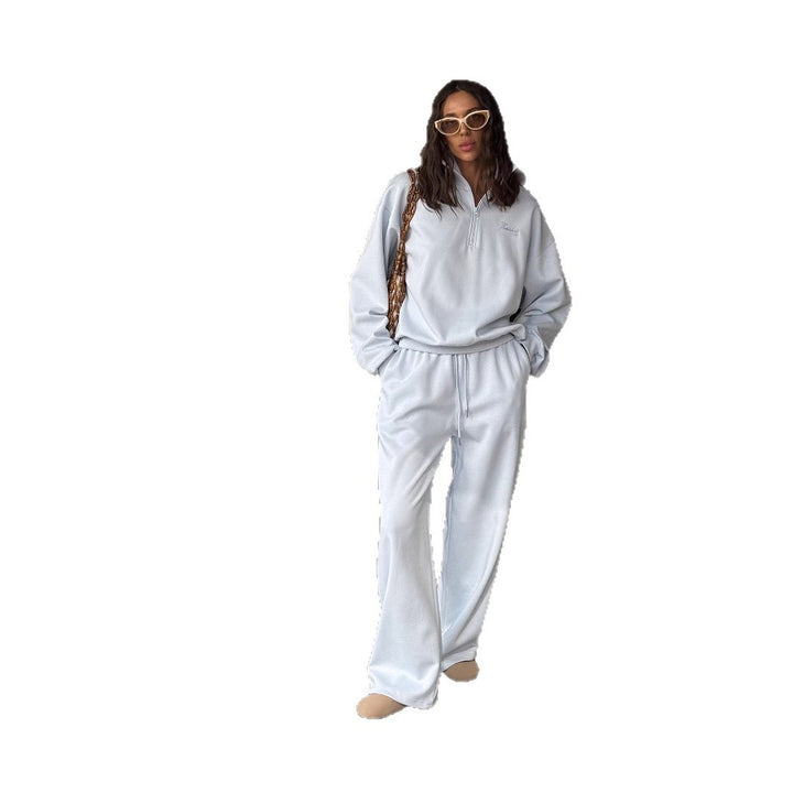 Women's sports set with high collar and elastic waist Lune London