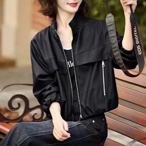Veste en cuir à la mode et audacieuse pour femmes avec col haut et coutures double piqûre Chic & Stil