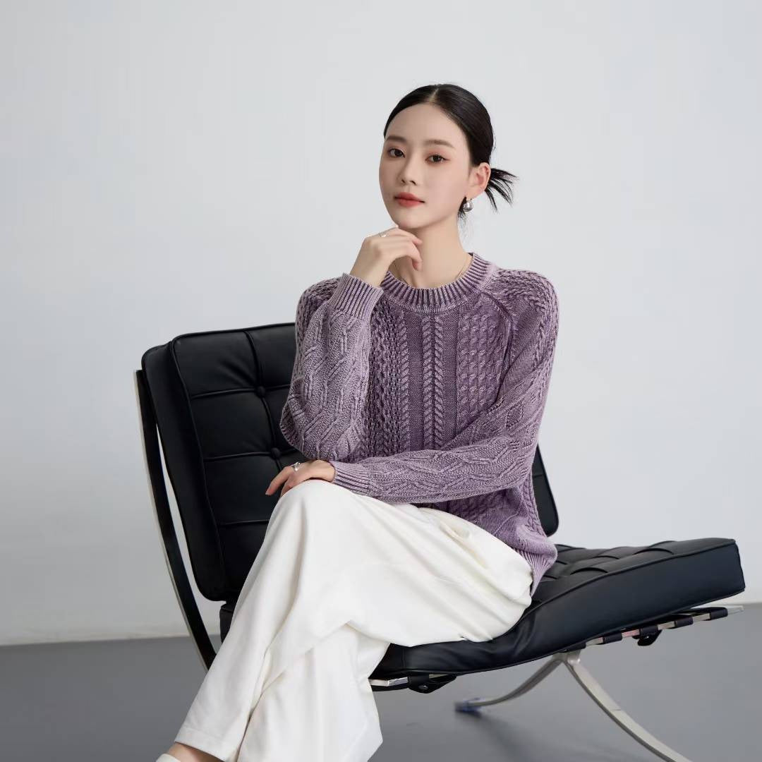 Pull féminin tendance avec design en câble texturé et encolure ronde Chic & Stil