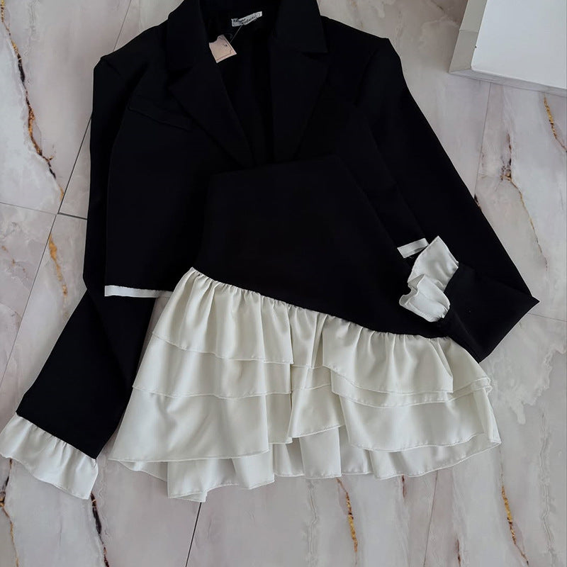 Cropped jacket for women with ruffle details and elegant chic Style and Style