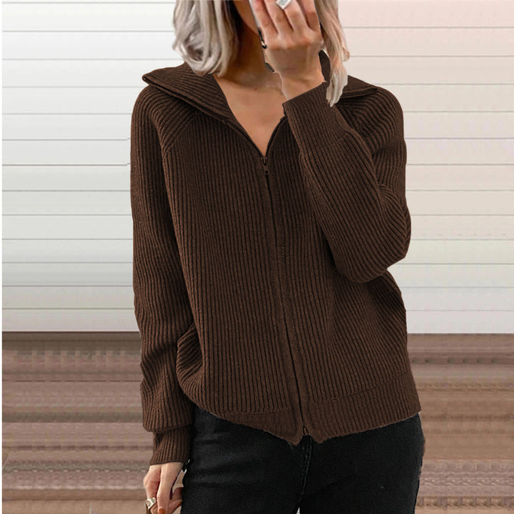 Transitional jacket for women with structured zip and hood Amarae