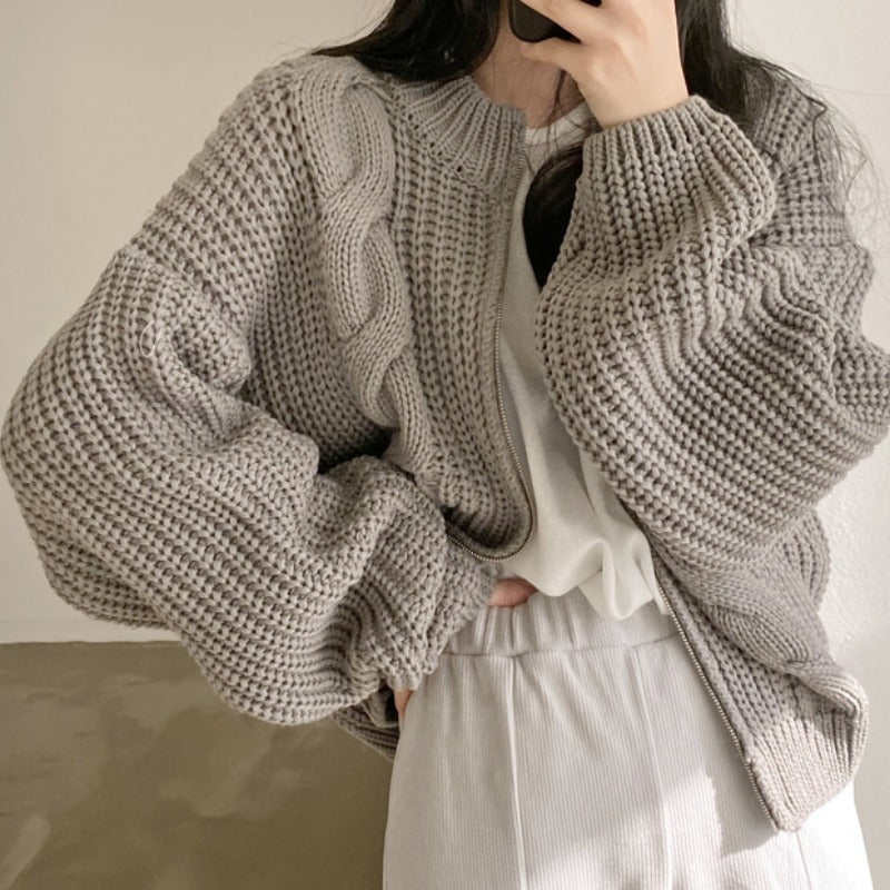 Cardigan femme en maille épaisse avec des manches volumineuses et un devant ouvert Chic & Stil