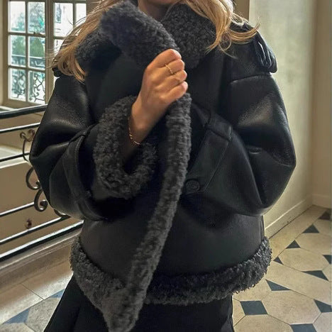 Faux fur jacket for women with stylish details and an oversized fit Lune London