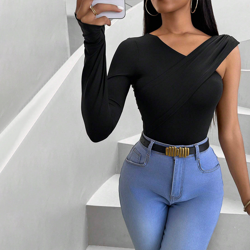 Body à manches longues pour femmes avec coupe asymétrique et design élégant en torsion Chic & Stil
