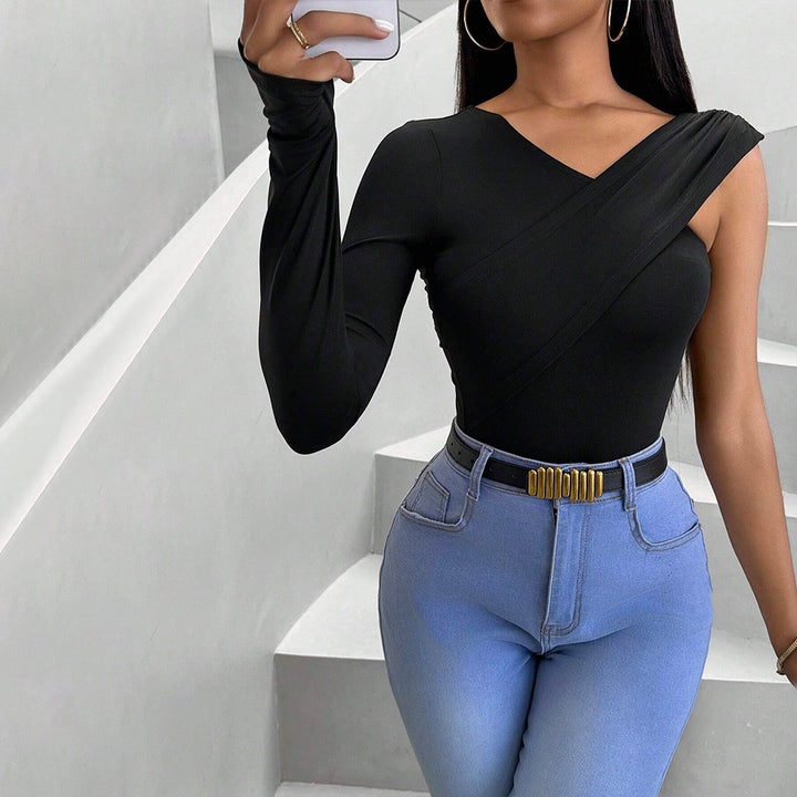 Body à manches longues pour femmes avec coupe asymétrique et design élégant en torsion Chic & Stil