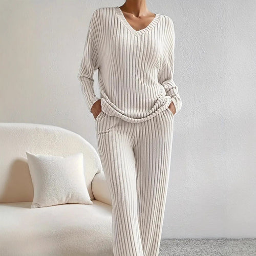 Combinaison en tricot confortable pour femmes au design moderne en rib Chic & Stil
