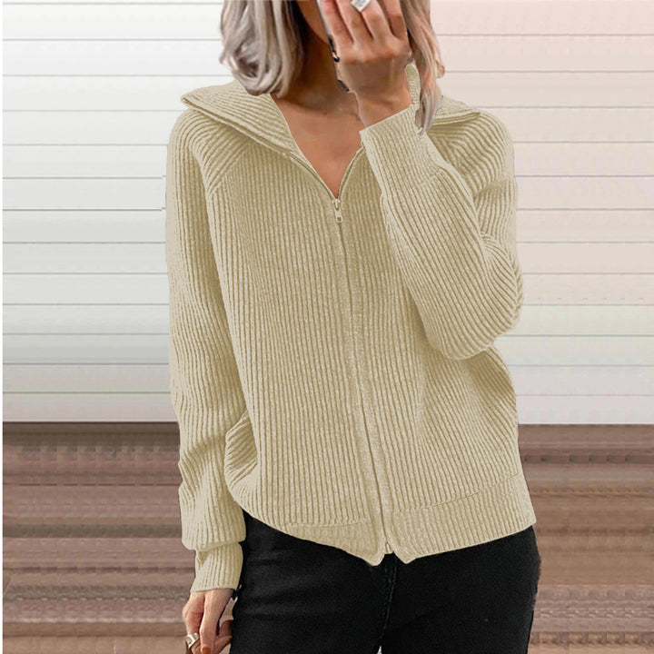 Transitional jacket for women with structured zip and hood Amarae