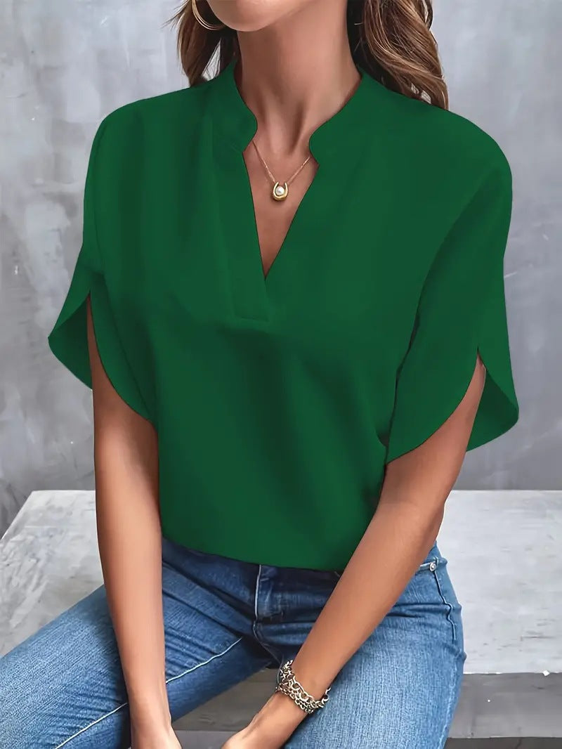 Women's blouse with a relaxed fit and elegant details Lune London