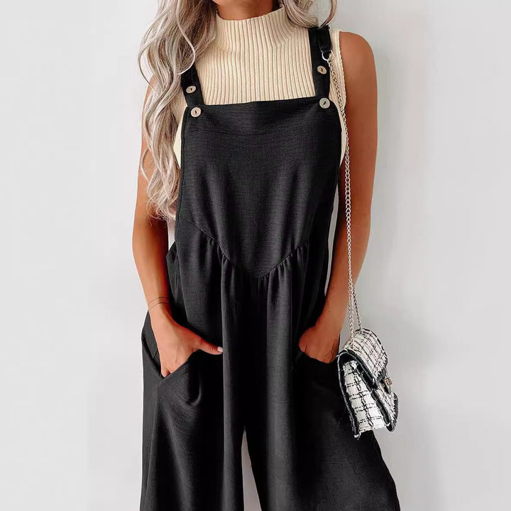 Casual women's jumpsuit with wide leg and decorative button details Lune London