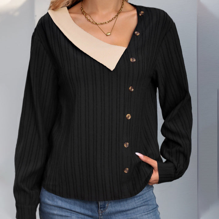 Women’s knit top with a unique V-neckline and a button placket Lune London