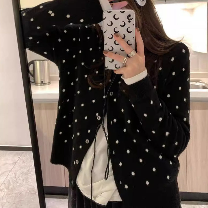 Cardigan féminin avec un design à pois et un matériau doux Chic & Stil