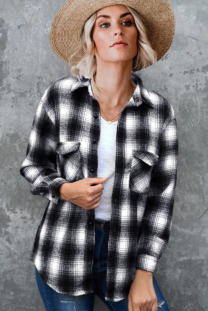 Cotton flannel shirt for women with plaid pattern and chest pockets Lune London