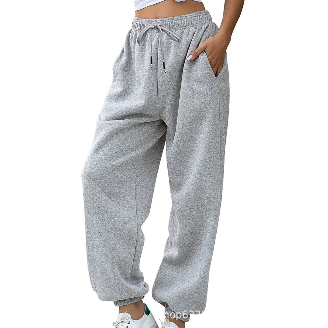 Women's casual sweatpants with high waistband and side zipper pockets Chic & Stil