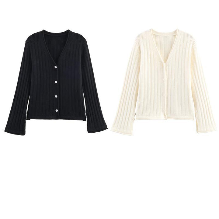 Knit jacket for women with an elegant V-neck and practical buttons Lune London
