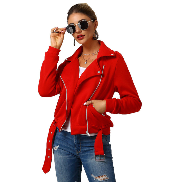 Chic and bold leather jacket for ladies with zipper closure and practical pockets Lune London