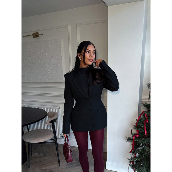Elegant blazer for women with oversized cut and structured accents Lune London