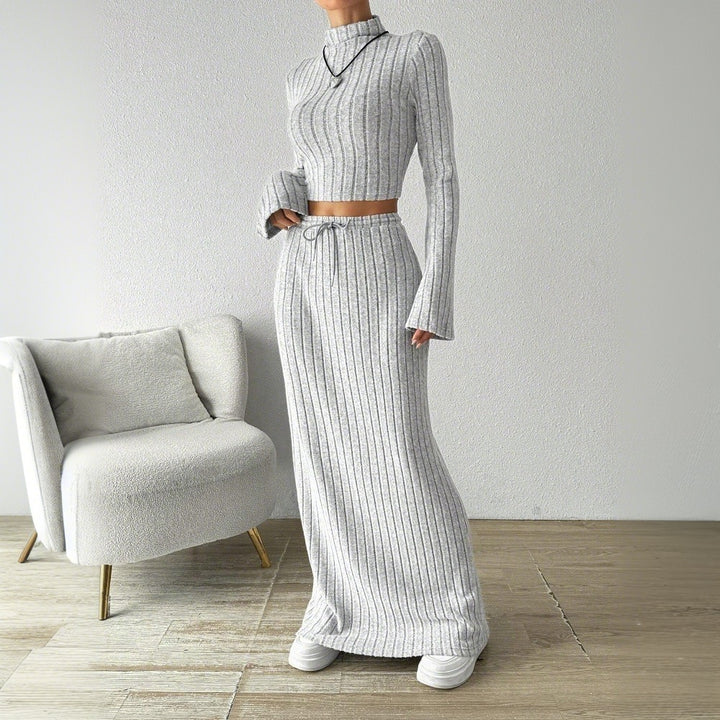 Ensemble top court à manches longues et jupe maxi pour femmes avec une élégante structure en rib Chic & Stil