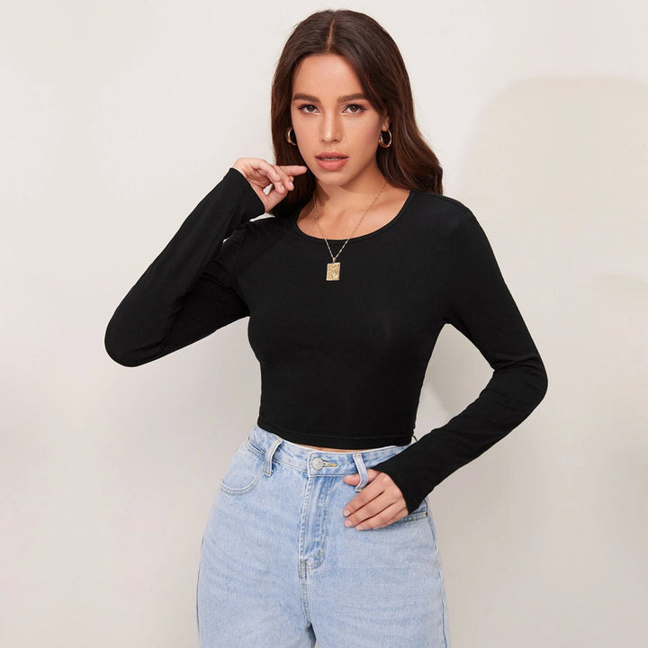 Chemise à manches longues courte pour femme avec une élégante texture côtelée Chic & Stil
