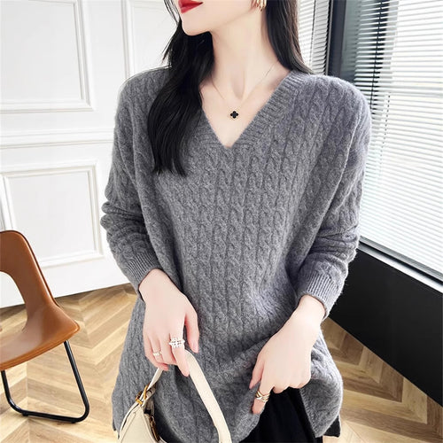 Pull femme à col en V avec un motif en tricot torsadé caractéristique et une coupe décontractée Chic & Stil