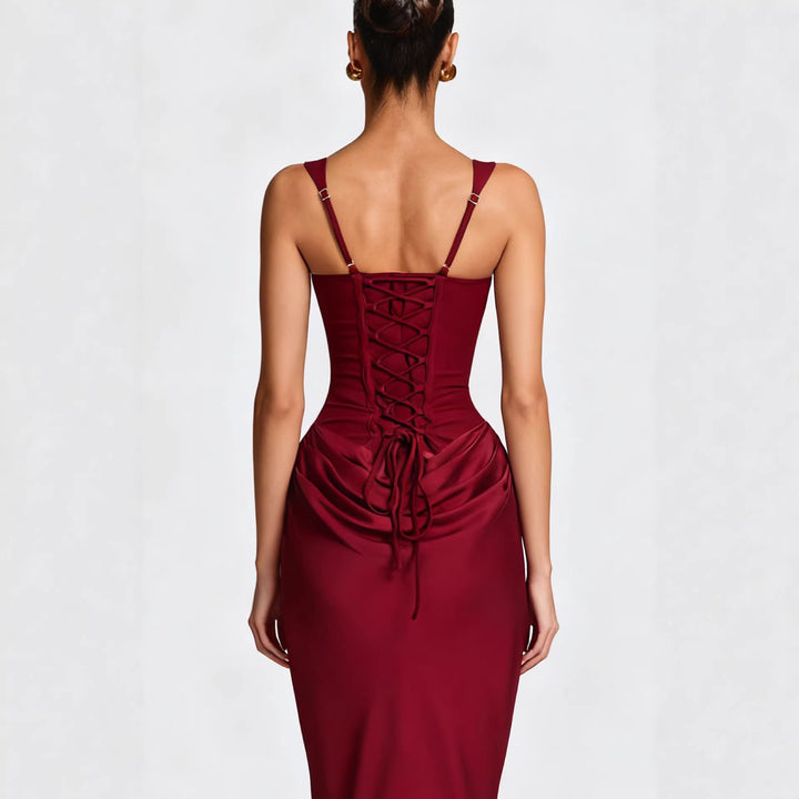 Ladies elegant and figure-hugging evening dress with fully lined skirt Lune London
