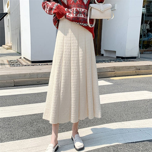 Maxi pleated long skirt for ladies with elastic waistband and flowy cut Amarae