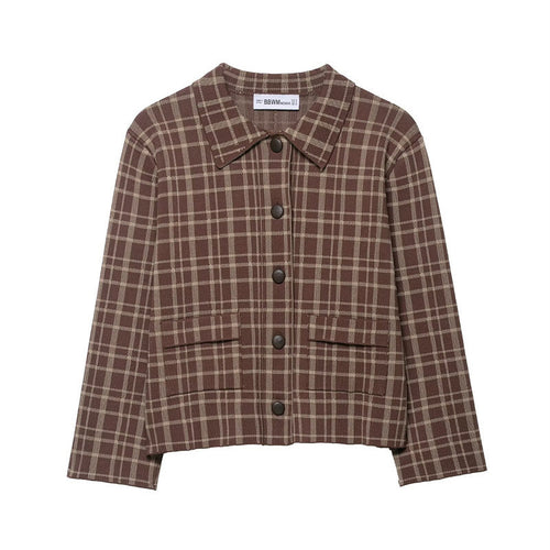 Plaid Transition Jacket for Women with Practical Pockets and Chic Fashionable Cut