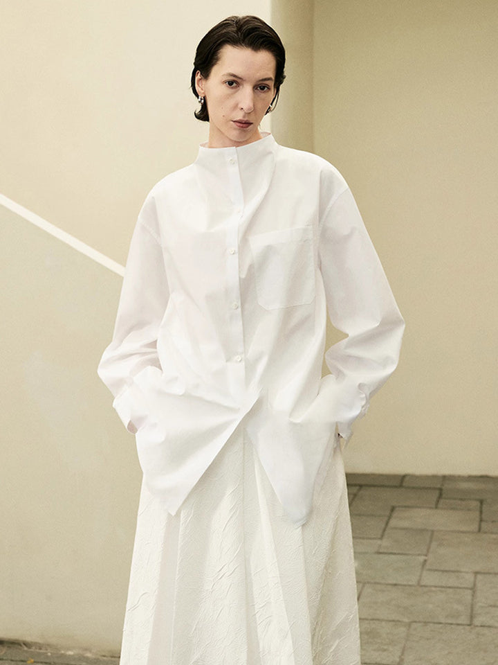 Chemise à manches longues pour femme avec patte de boutonnage minimaliste et poche poitrine Chic & Stil