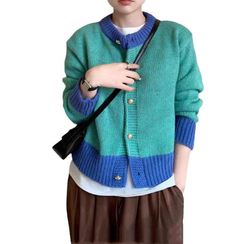 Cardigan pour femmes avec des poignets contrastés et des détails de boutons Chic & Stil