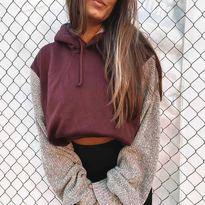 Sweat à capuche décontracté pour femmes avec des manches texturées Chic & Stil