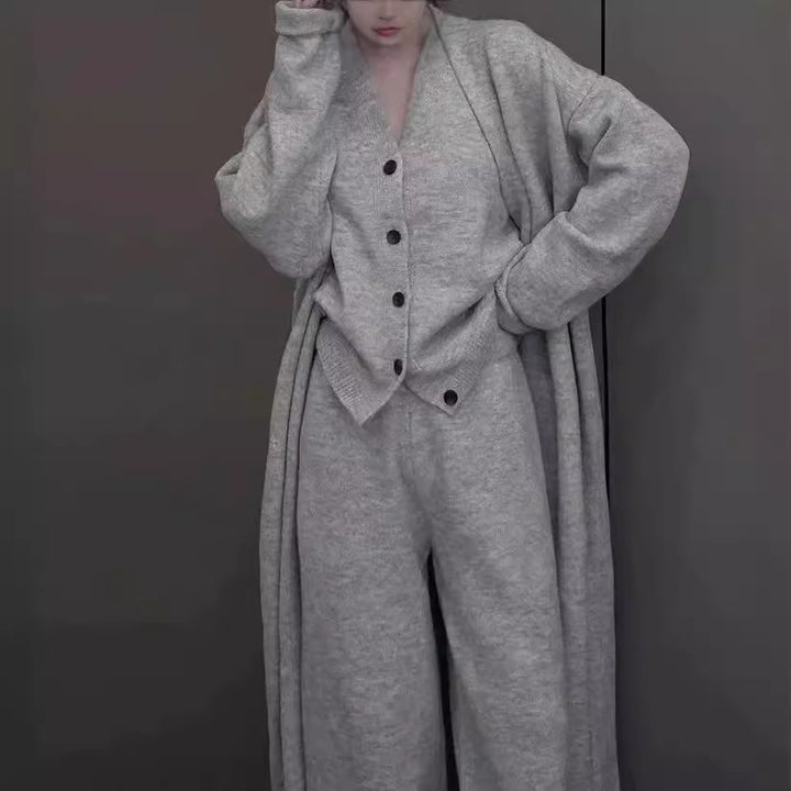Ensemble en tricot pour femmes avec cardigan réchauffant et pantalons confortables Chic & Stil