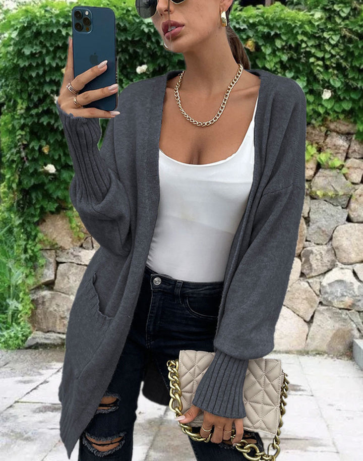 Knitted cardigan for women with a relaxed fit and large pockets Lune London