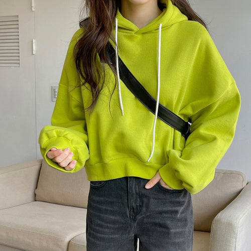 Sweat à capuche court décontracté pour femmes avec des manches volumineuses Chic & Stil