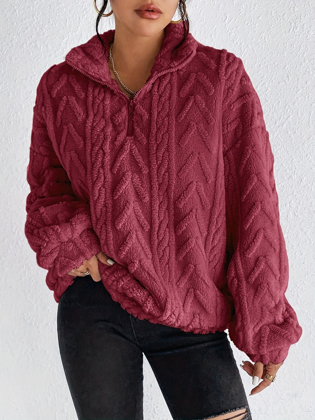 Ladies oversized plush pullover with zipper and ribbed structure Lune London