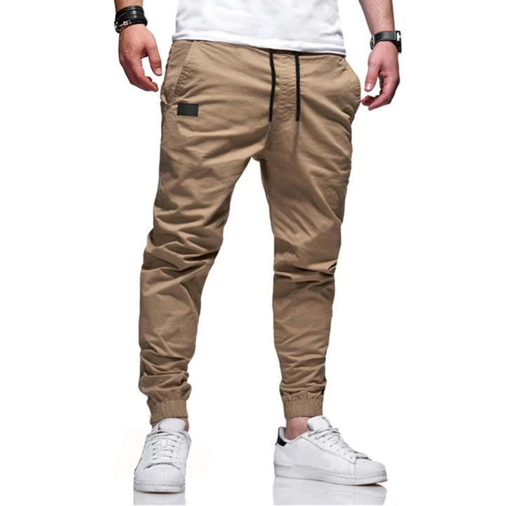 Trendy and comfortable jogging pants for men with elastic waistband and pockets Lune London