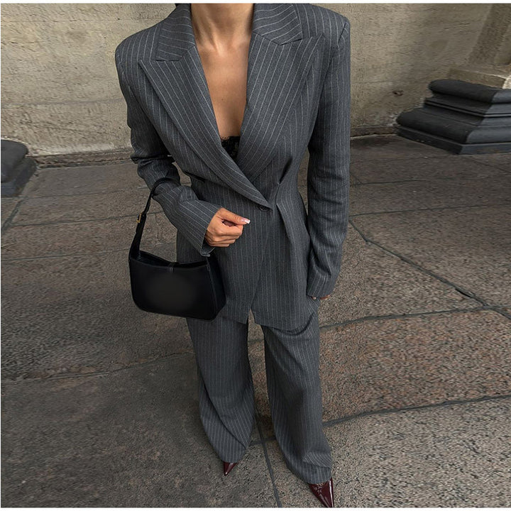 Elegant two-piece suit set for women with double button closure and wide leg Amarae