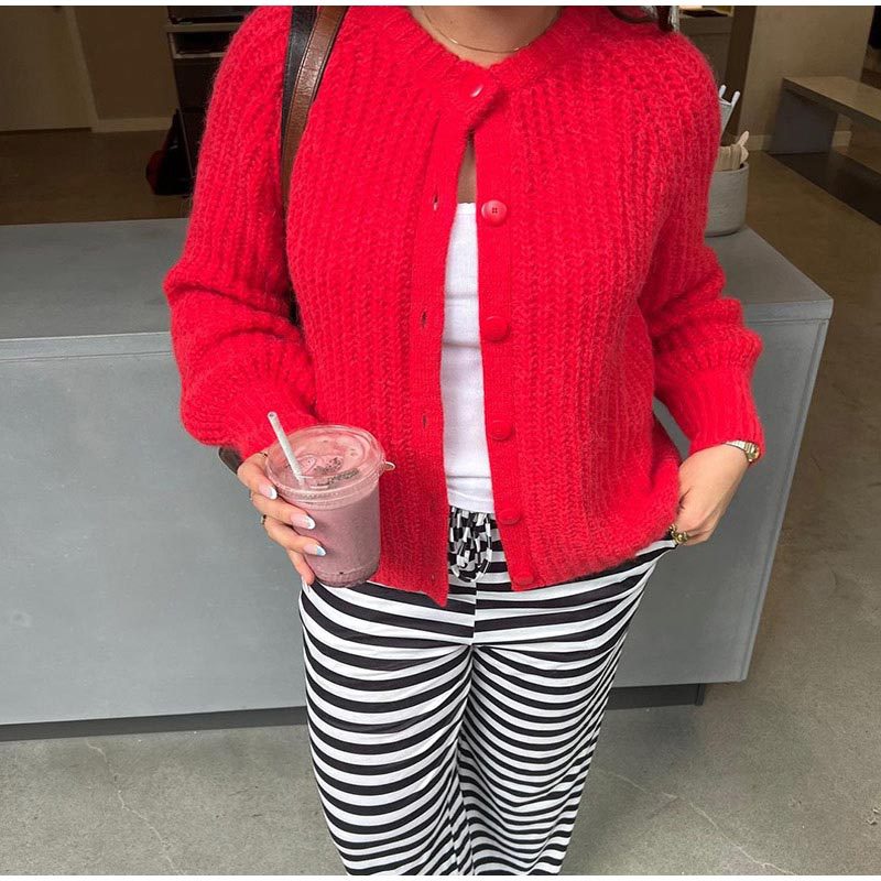 Cardigan for women with classic button placket and raglan sleeves Lune London