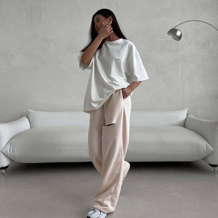 Oversized casual t-shirt for ladies and loose-fitting leisure pants with zipper Lune London