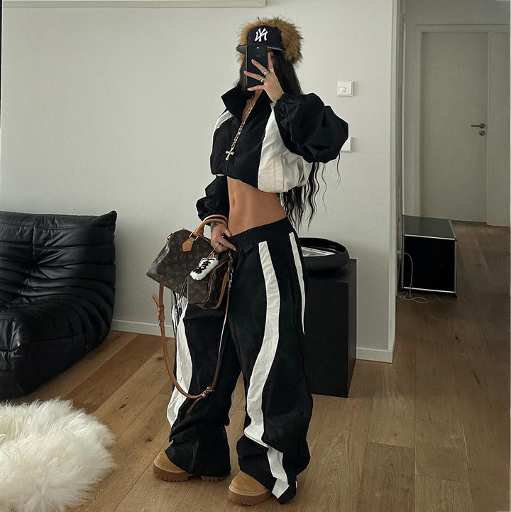 Women's sports outfit with elastic waist and contrasting bands Lune London