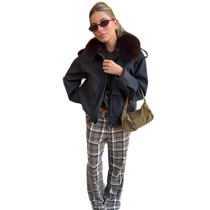 Women's Boxy Short Coat with Voluminous Fur Collar and Zipper Amarae