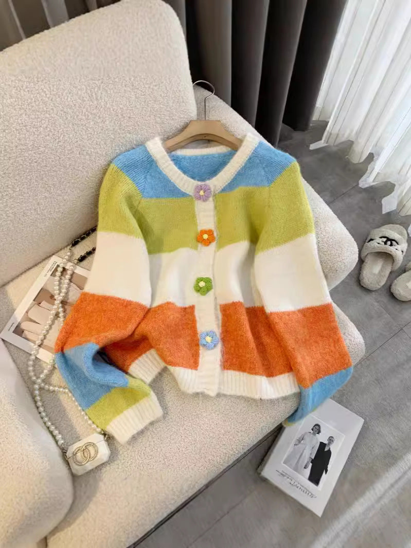Cardigan pour femmes à motifs avec des détails de boutons colorés et une coupe décontractée Chic & Stil